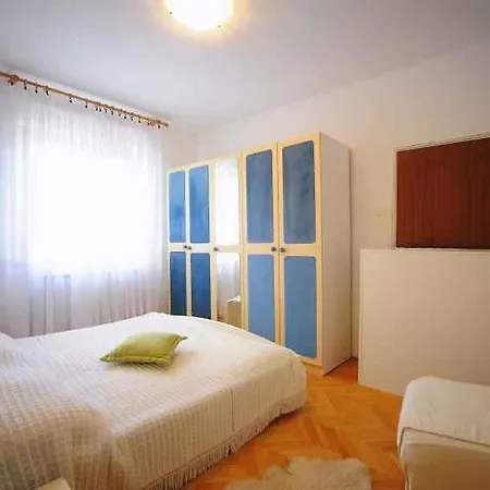 Apartment Labin 24 *